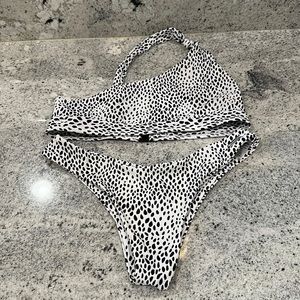 Blackbough one shoulder bikini